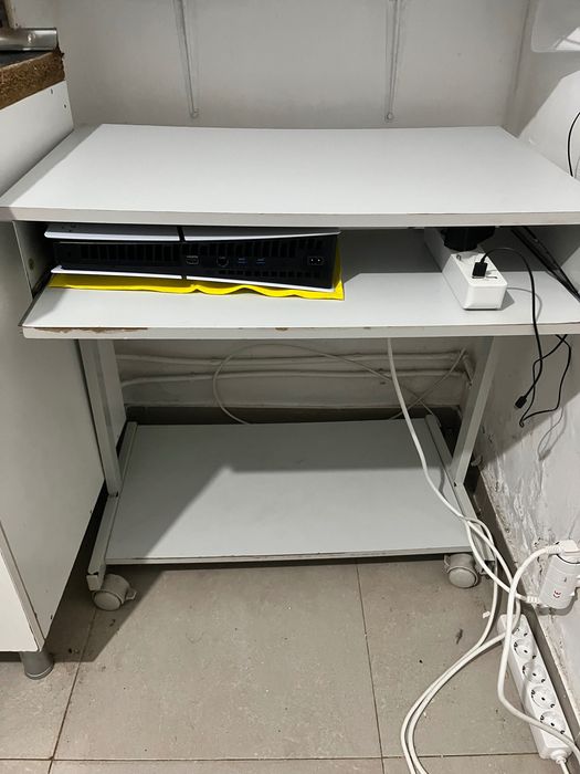 Mesa/secretaria computador
