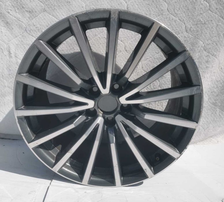 Felga aluminiowa 8,5Jx19 Audi A4 A5 A7 S5 S7 5x112 ET32