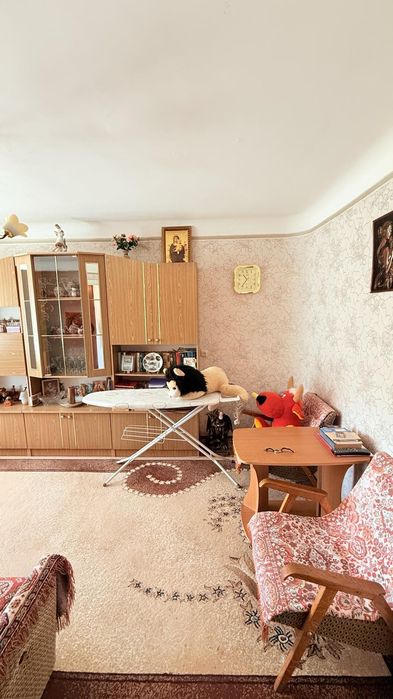 Продам гарну двухкімнатну квартиру.