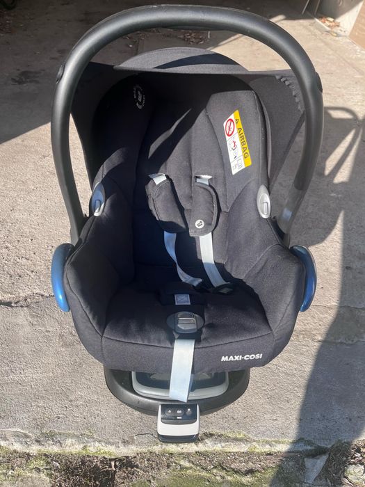 Fotelik (skorupka) z bazą MAXI COSI FamilyFix