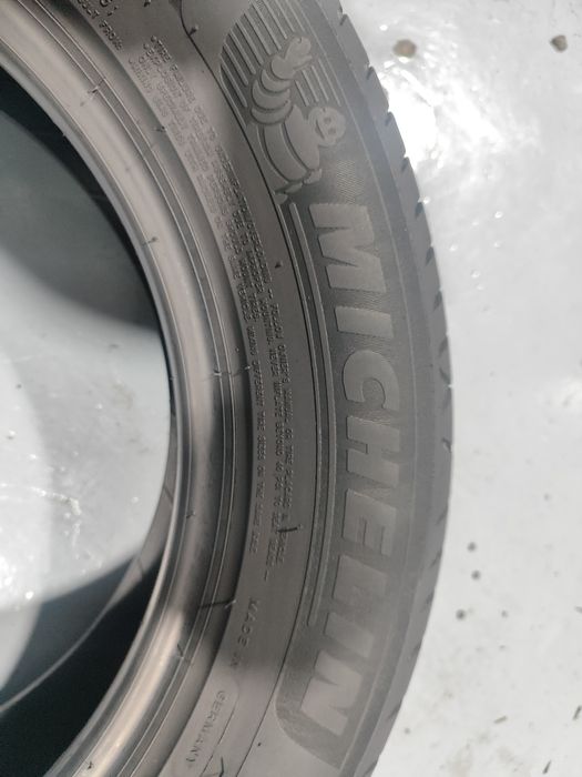 2 pneus como novos 205-60R16 Michelin - Oferta dos Portes