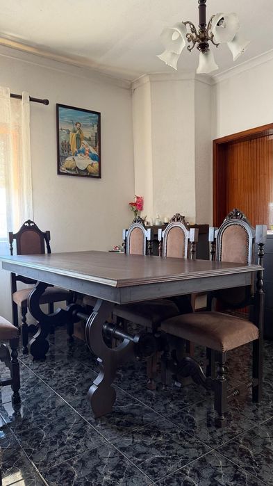 Mesa de sala com 6 cadeiras