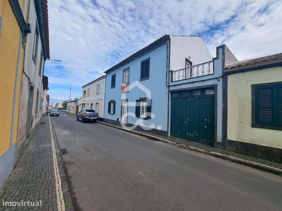 Moradia com 6 Quartos - Rabo de Peixe - Ribeira Grande