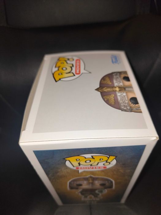 Funko Pop! Éowyn #1743 — CHASE — Lord of the Rings