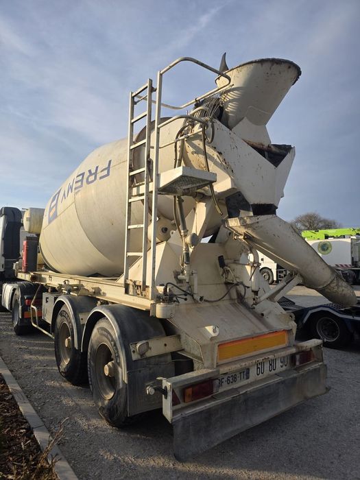 DORGLER  Naczepa betonomieszarka z własnym silnikiem