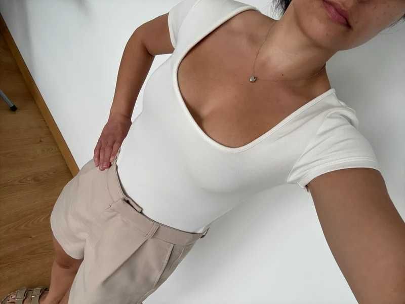 Białe gładkie jednolite body z rękawem dekolt Sinsay XS/S