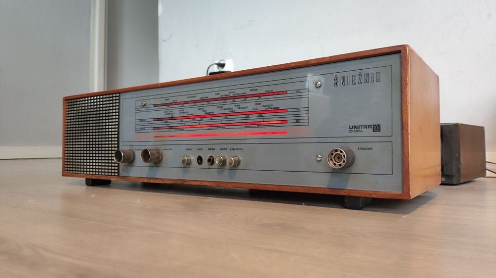 Radio Unitra Diora ŚNIEŻNIK DMT-403 | PRL | do renowacji | ładne