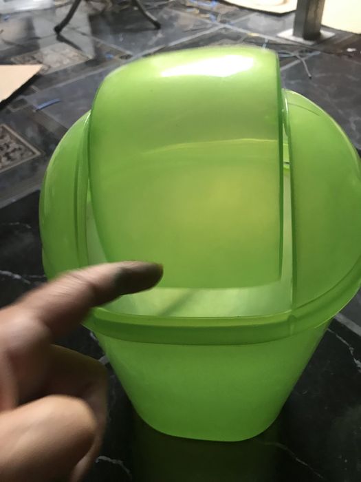 Balde de papeis verde