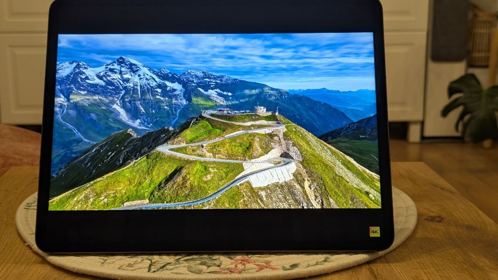 Jak Nowy Tablet iPad Pro M1 12,9" 256GB Space Gray SIM 5G iPadOS 26