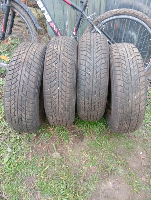 Sprzedam opony zimowe.