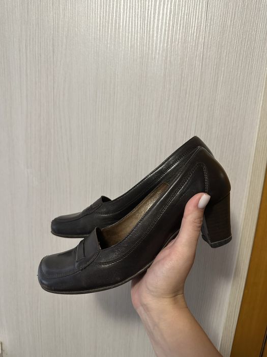 Туфлі жіночі шкіряні на підборах 36 розмір