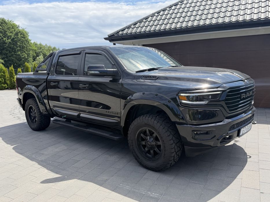 Ram 1500 5.7 Punisher full led alcantara czarna perla roll bar hak3500