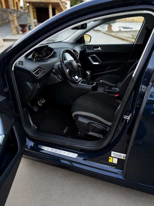 PEUGEOT 308 SW 1.6 HDi -Desde 132€ por mês
