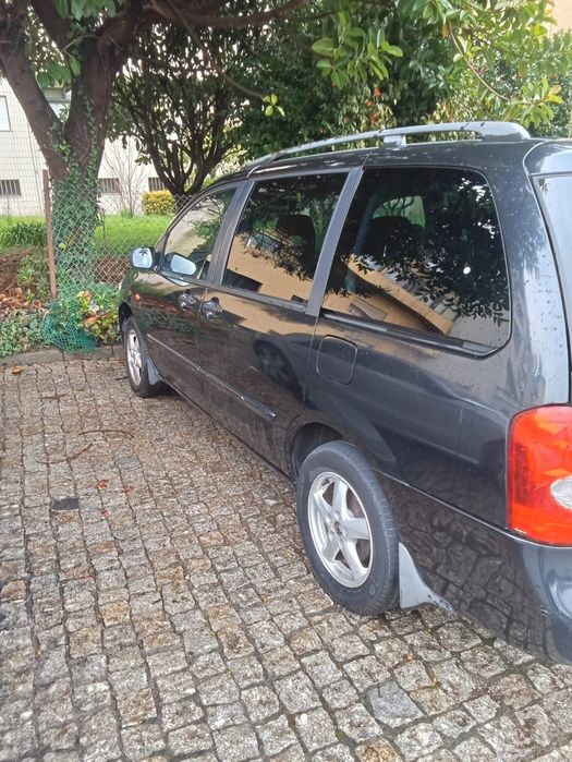 Mazda 2002 7lugares