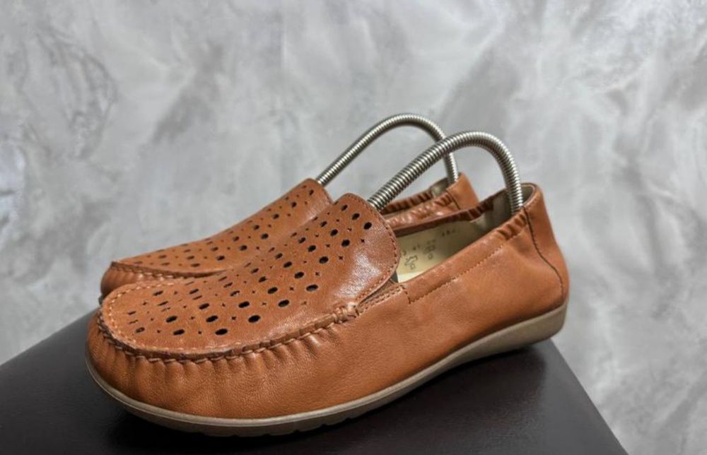 Жіночі шкіряні мокасини Helvesko