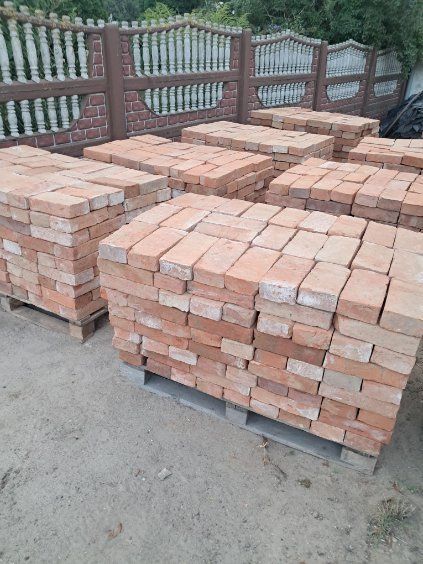 Stara cegla pruska rozbiurkowa z rozbiurki z domu mieszkalnego z 1880r