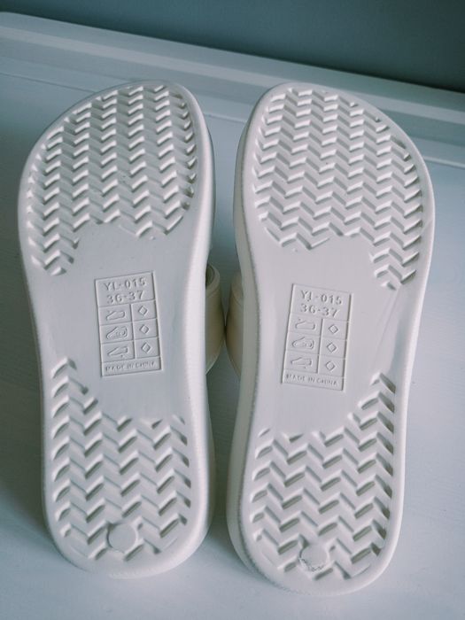 Nowe klapki r. 36/37