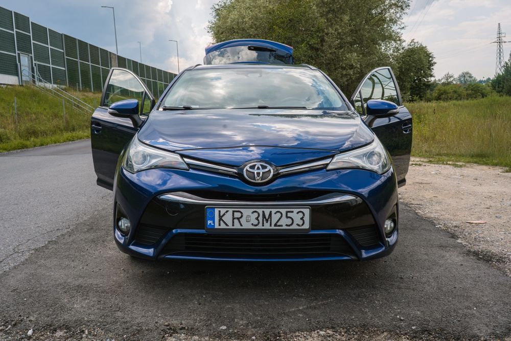 Toyota Avensis 2015 2.0 bezyna 153KM T27  + LPG