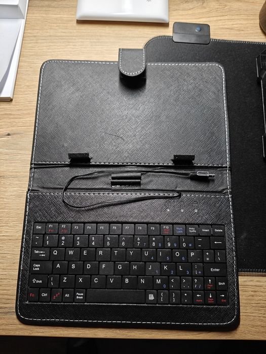 Etui z klawiaturą na tablet 7 cali