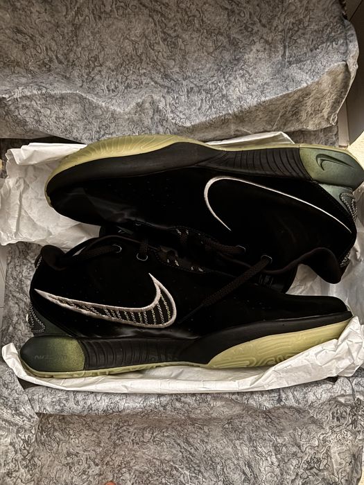 Nike LeBron XXI Black/Metallic Pewter-Iron Grey