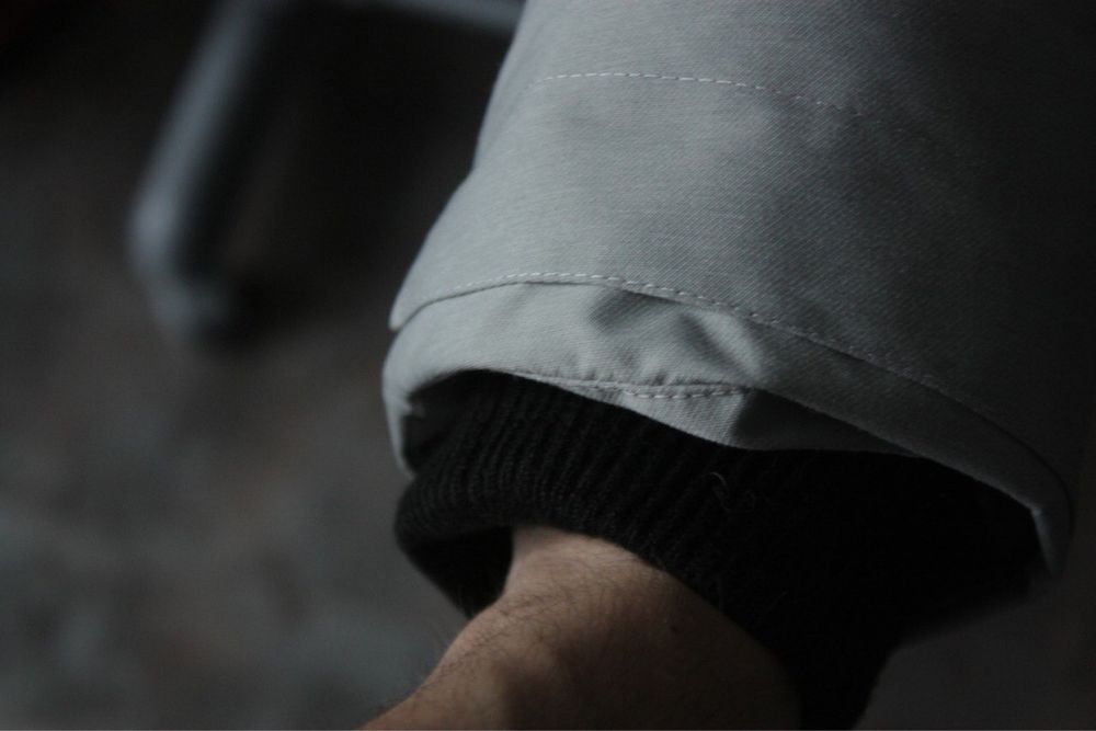 парка Helly Hansen дуже тепла і легка