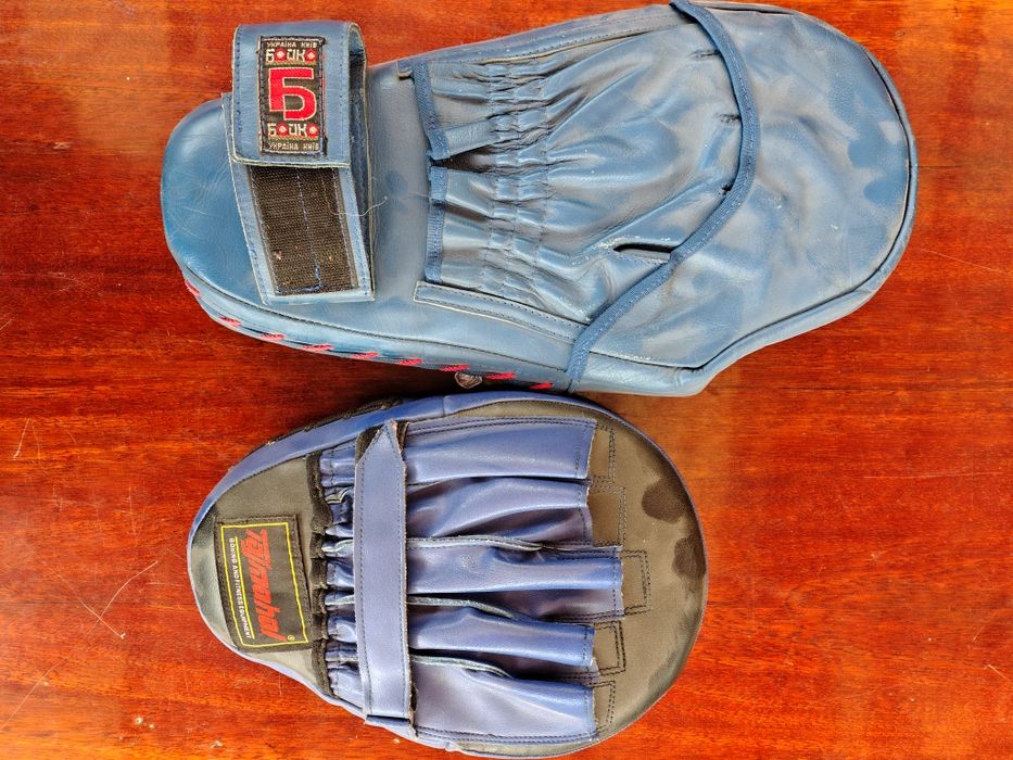 Лапи для боксу. Рукавиці шкіра.