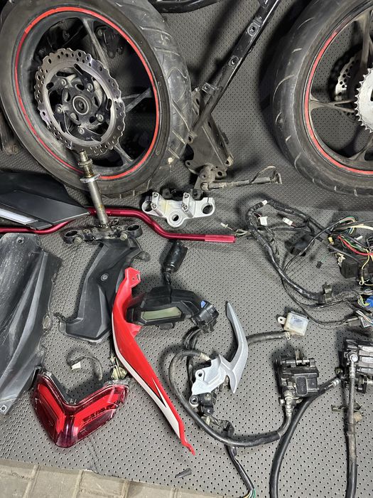 Loncin CR4 250 Є дуже багато чого