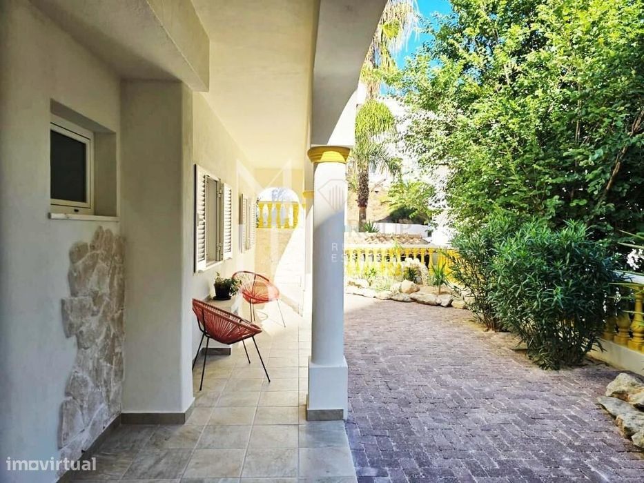 Apartamento T3 Remodelado a 330 m da Praia de Olhos de Água – Albufeir