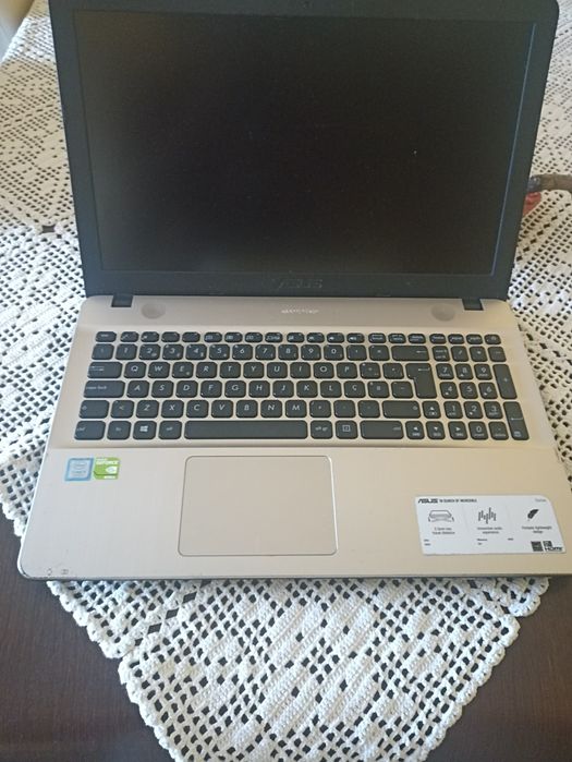 Portátil/Laptop | Asus Vivobook X541UVK | i5-7200U | NVIDIA GeForce 920MX | 8GB RAM | 240 GB SSD | 15.6''