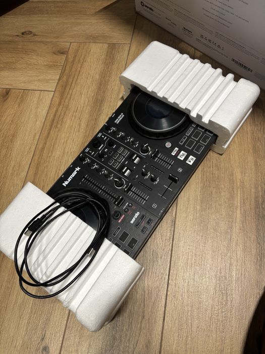 Numark mixtrack platinum FX kontroler DJ