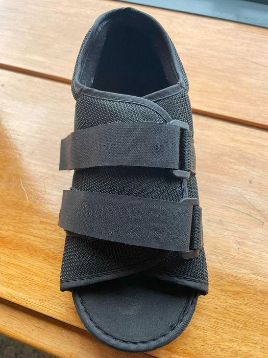 Sapato pós-cirúrgico + spray