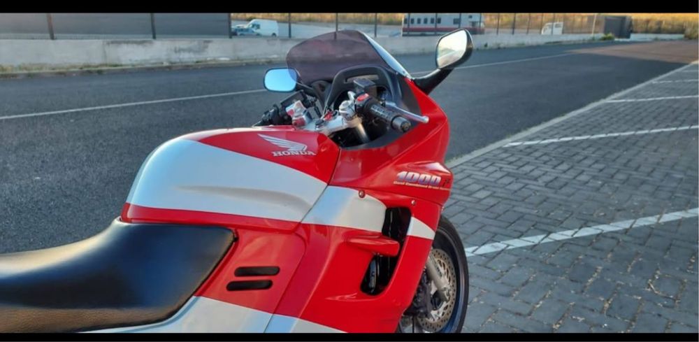 Cbr 1000f  troca ou venda