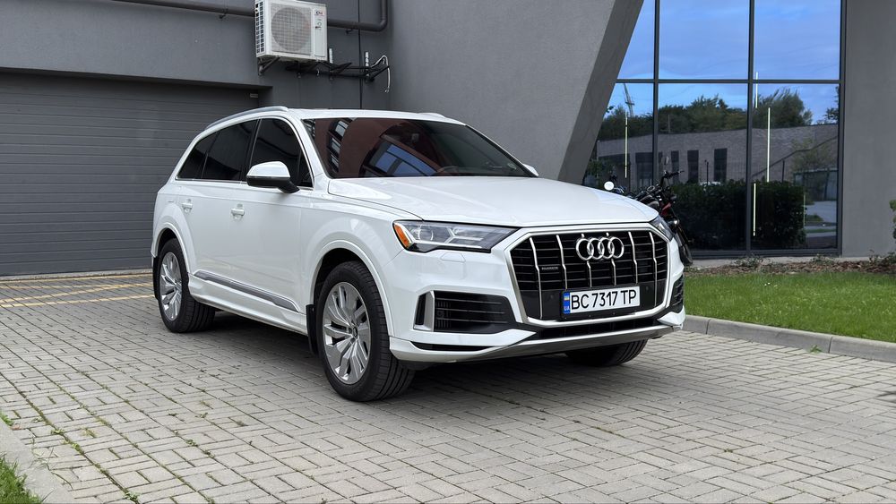 Авто Ауді Q7 2020 року