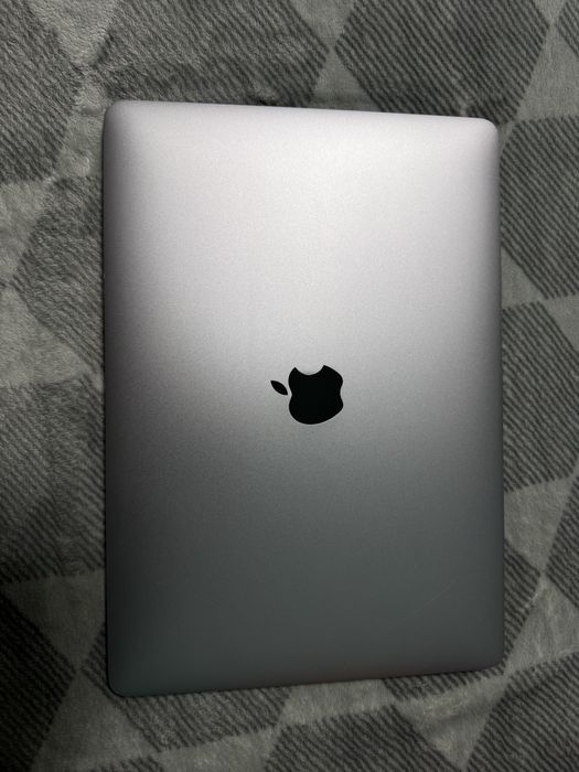 MacBook Pro 13" 2019 • i5 • 16GB • 256GB SSD