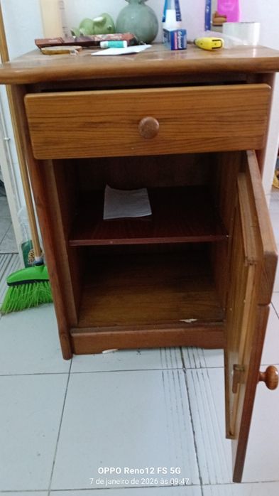 2 Móveis-Movel Vitrine_ Móvel de Apoio/Armario_Madeira Maciça