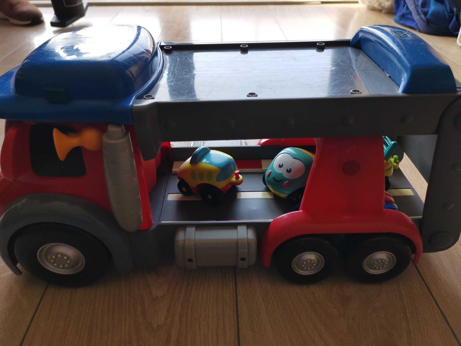 Porta carros Chicco.