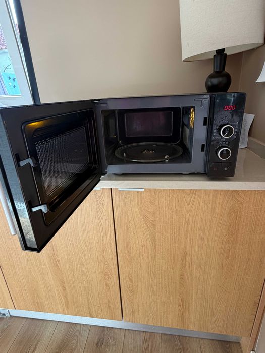 Micro-ondas Continental Edison 20L – 40 €