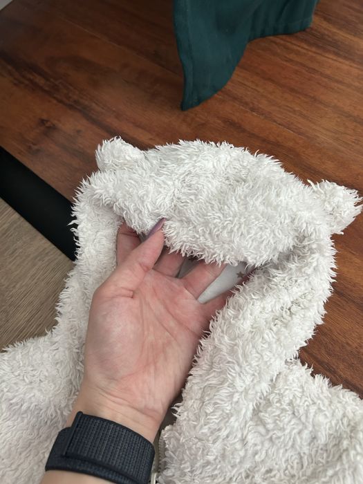 Biały sweterek puchaty f&f 74