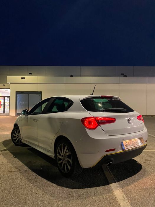Alfa Romeo Giulietta 1.6 jtdm 05/2018 || trato de financiamento