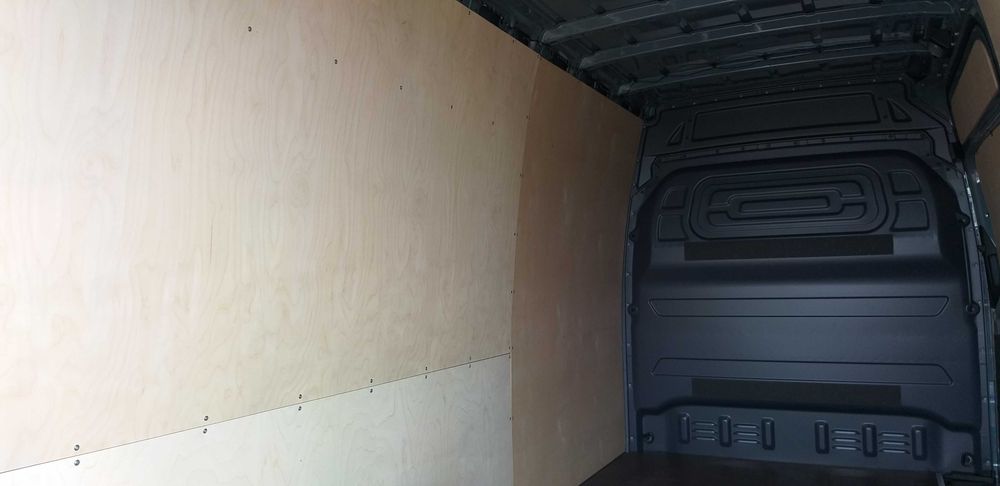 Zabudowa busa Mercedes Sprinter, zabudowa paki ze sklejki