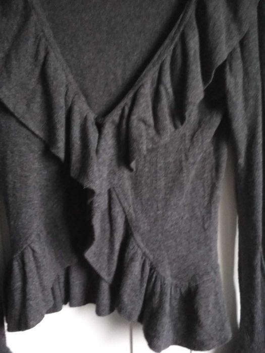 Sweter szary falbany r.xs/s