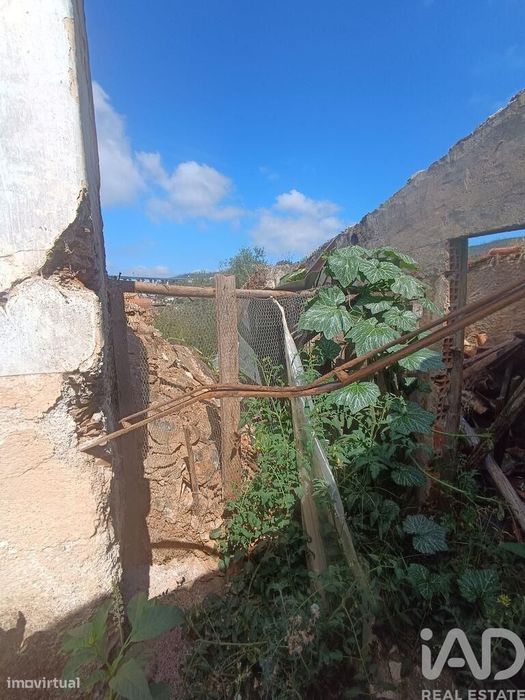 Moradia em gaveto em Ceira de 75,2 m2