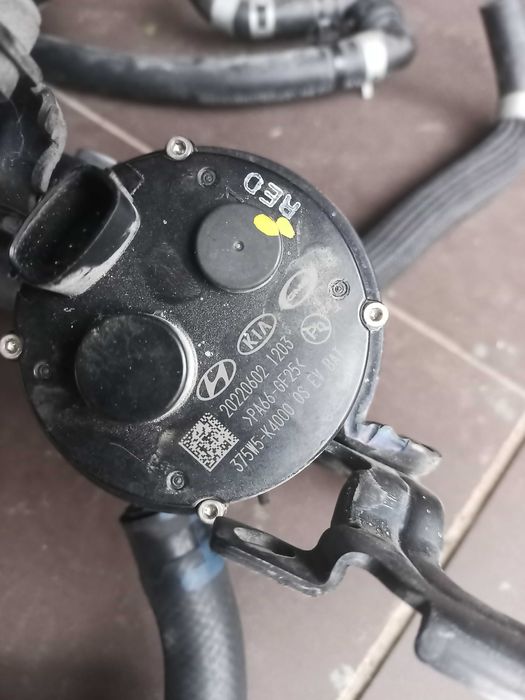 Помпа охолодження та патрубки Hyundai KIA