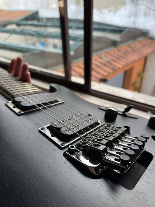 Guitarra Ibanez S520-WK + Estojo