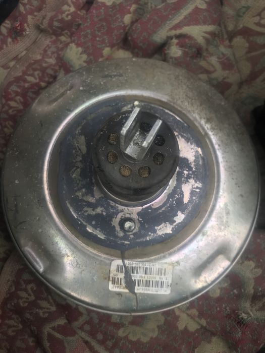 Продам вакуум на ниву 2123, шевро