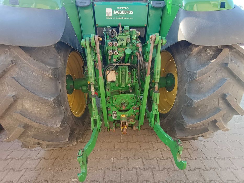 Ciągnik John Deere 6820