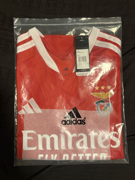 Camisola principal do benfica