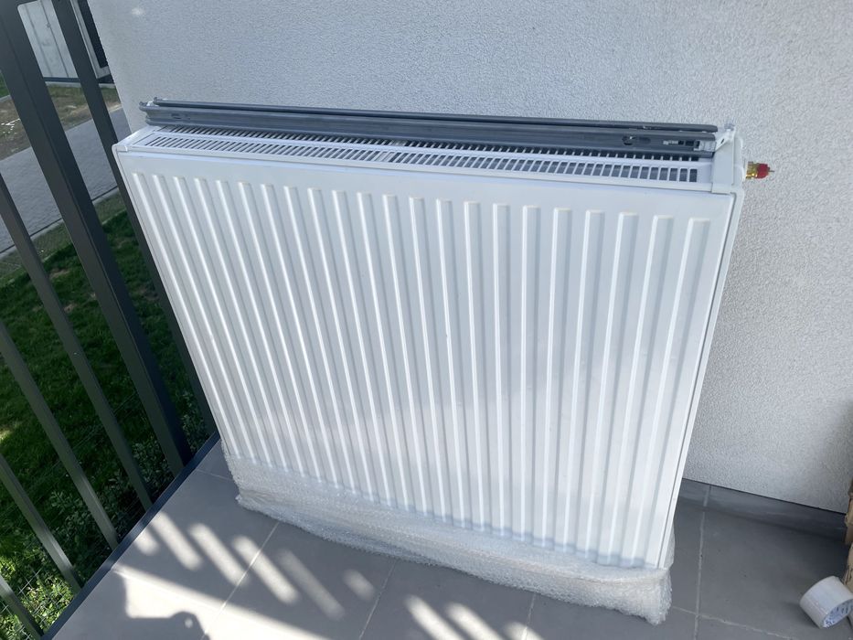 Grzejnik CosmoNova Zaworowe KV33 900X920 (2963W)