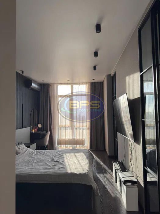 Простора квартира 67 м² у ЖК «Олімпійський» з видом на парк