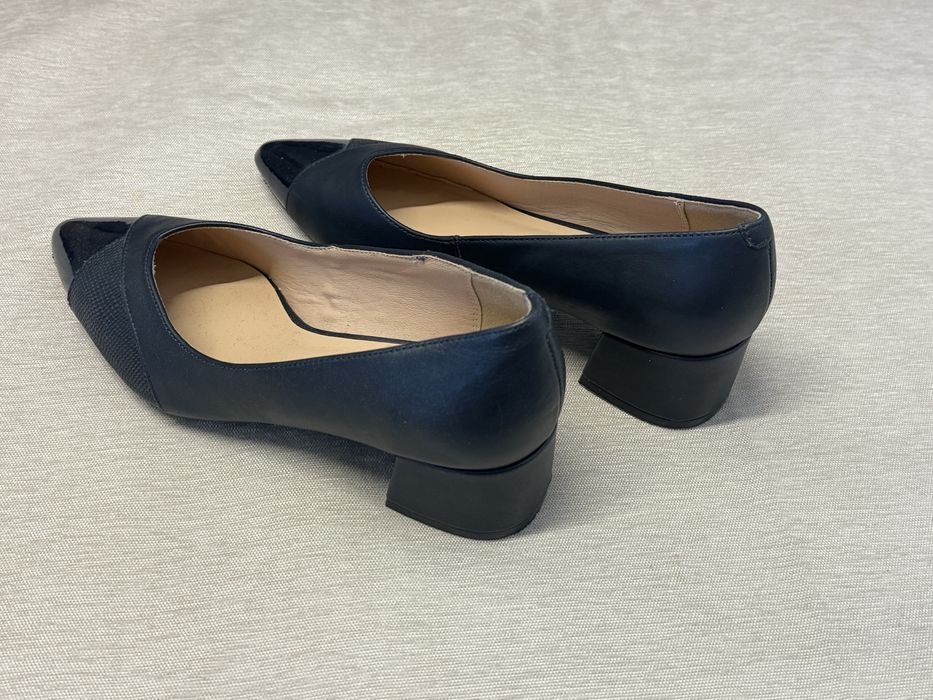 Buty damskie na obcasie / Sarah  Karen / 39